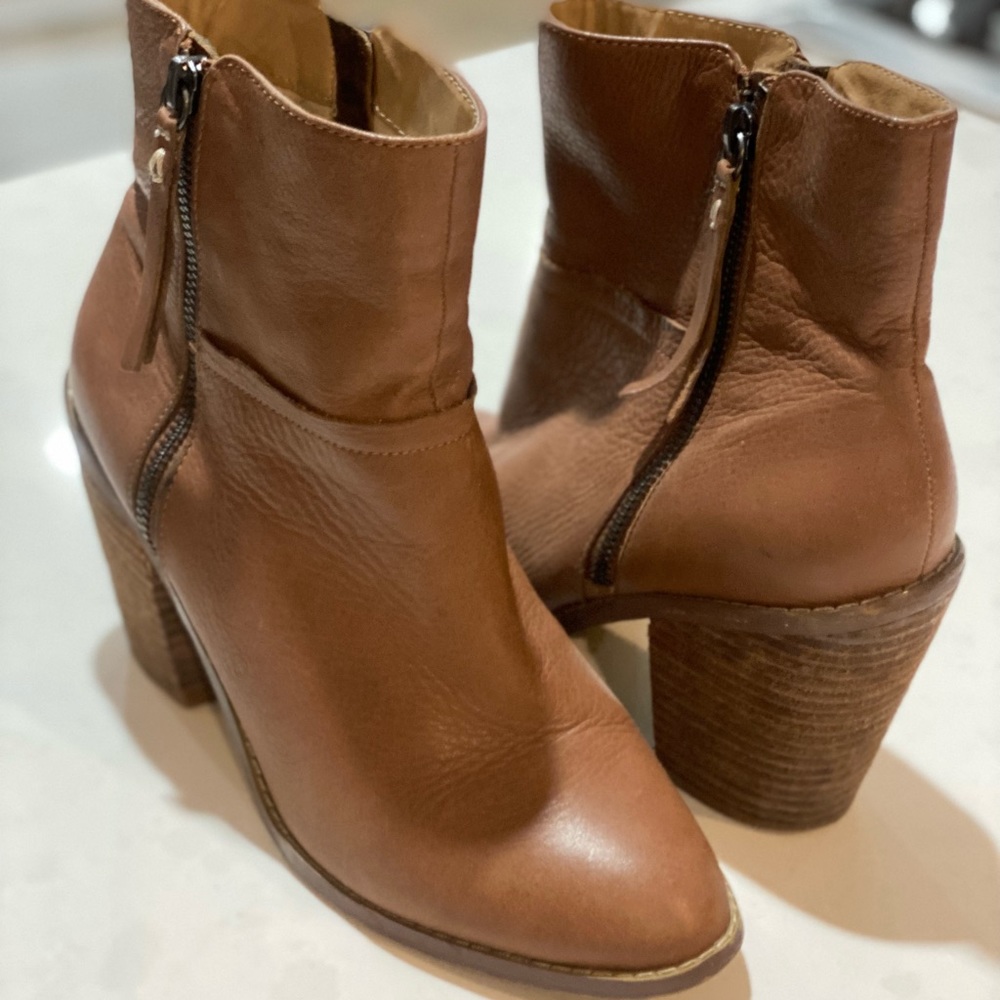 Kelsi Dagger Leather Ankle Boots